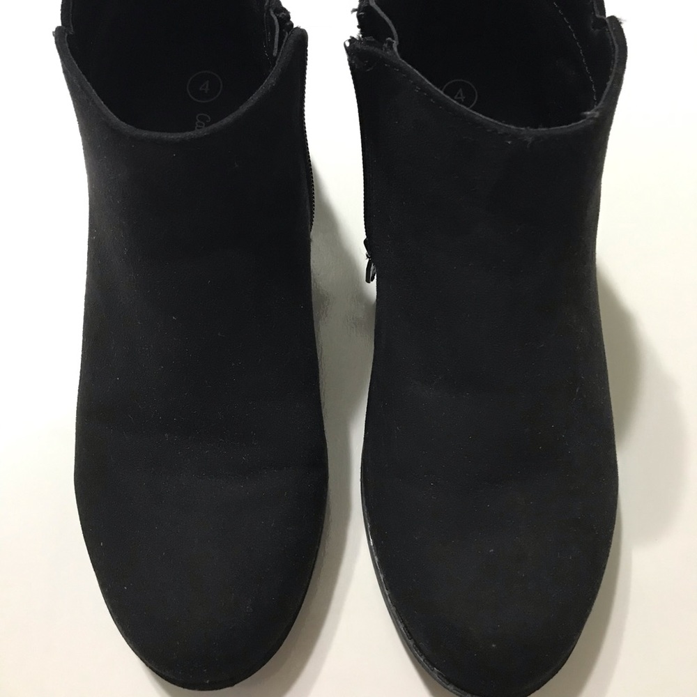 Kids casual shoes